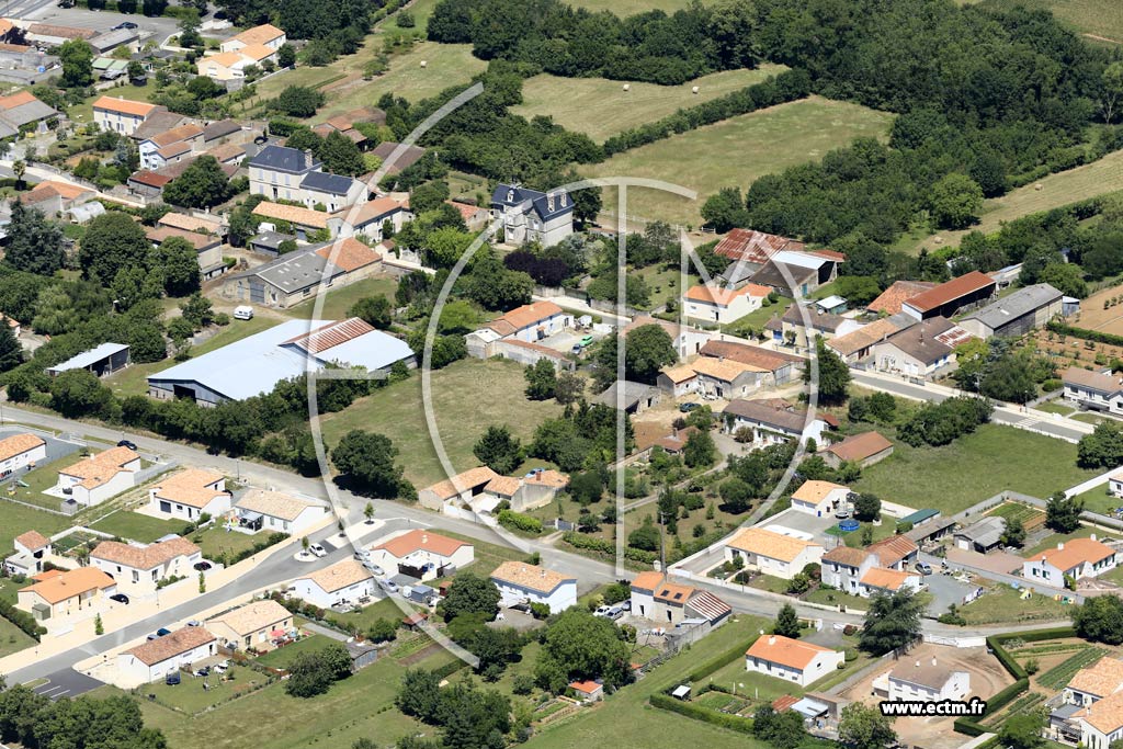 Photo arienne de Sainte-Gemme-la-Plaine