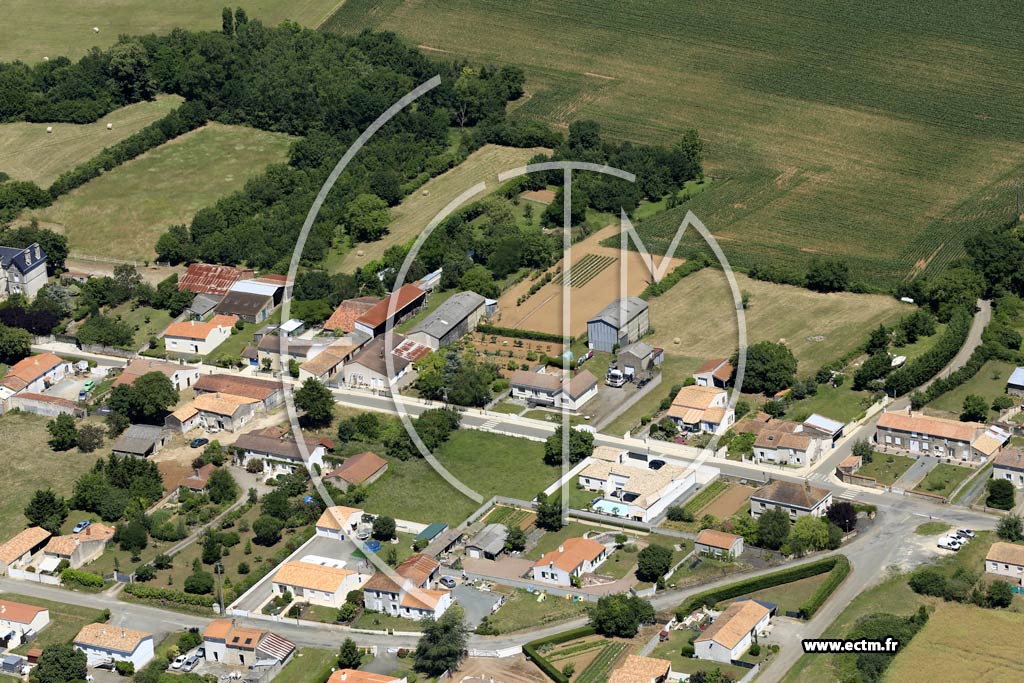 Photo arienne de Sainte-Gemme-la-Plaine