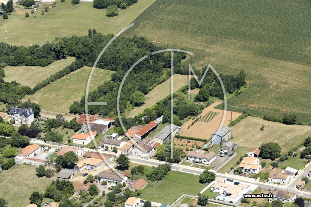 Photo arienne de Sainte-Gemme-la-Plaine