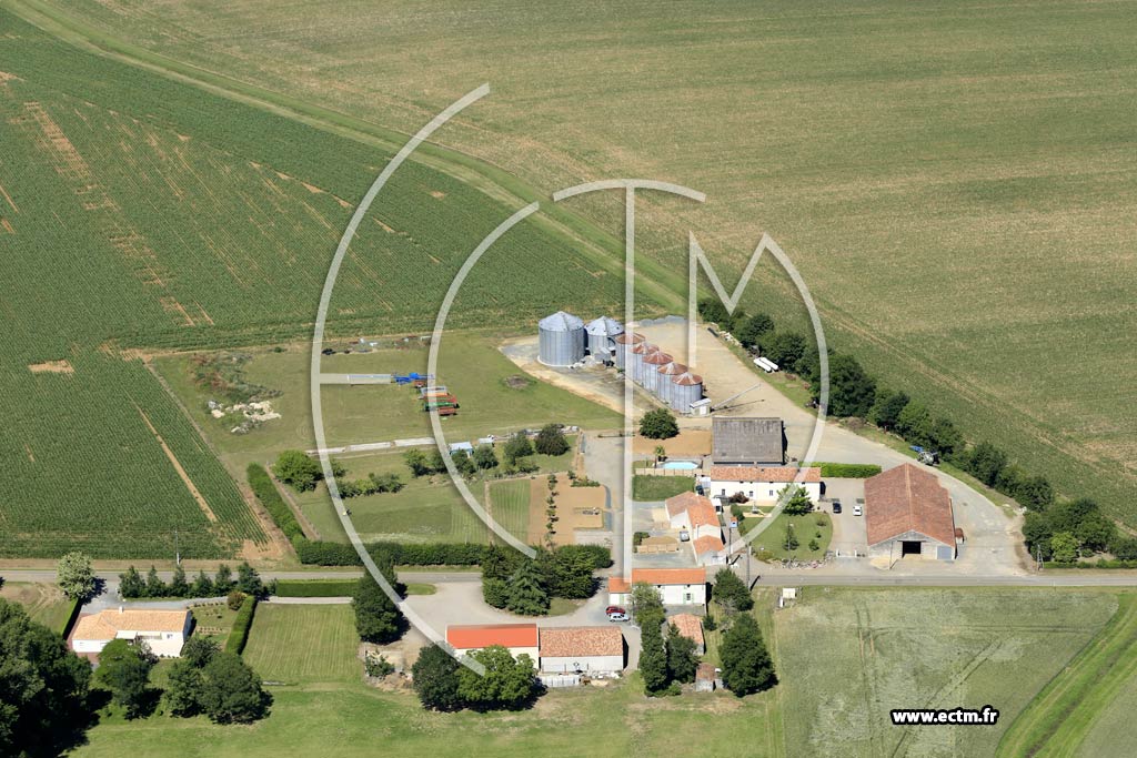 Photo arienne de Sainte-Pexine (les Villeneuves)