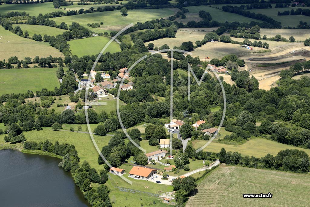 Photo arienne de Le Poir-sur-Vie (la Robretire - l'Orbreteau)