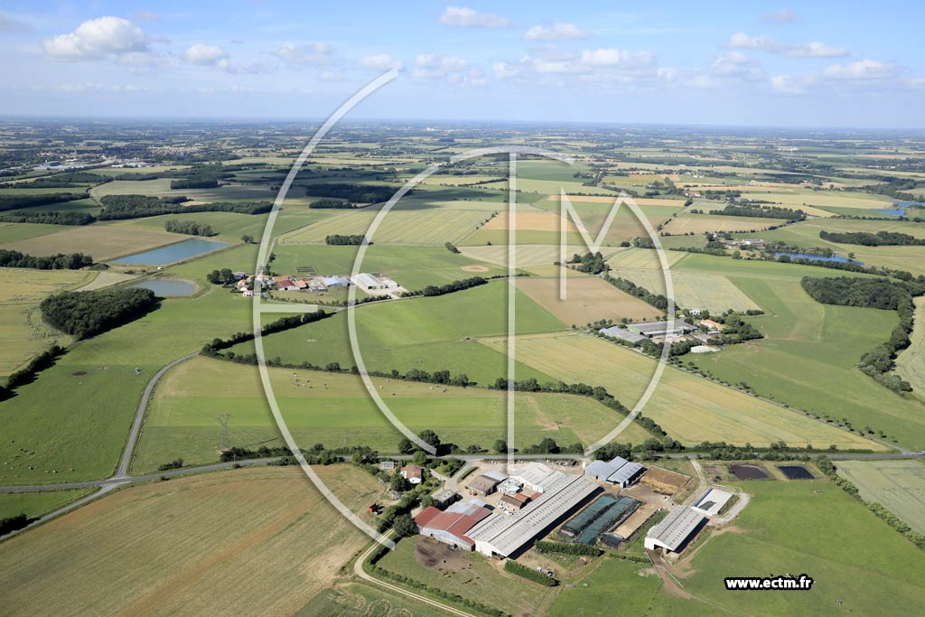 Photo arienne de Les Brouzils (la Bourie)