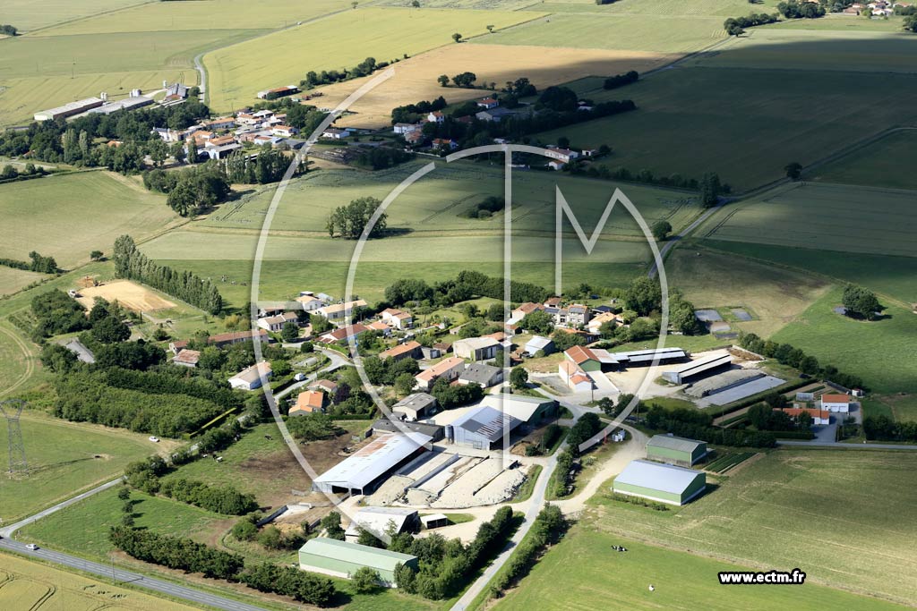 Photo arienne de Saint-Andr-Treize-Voies (le Gentais)
