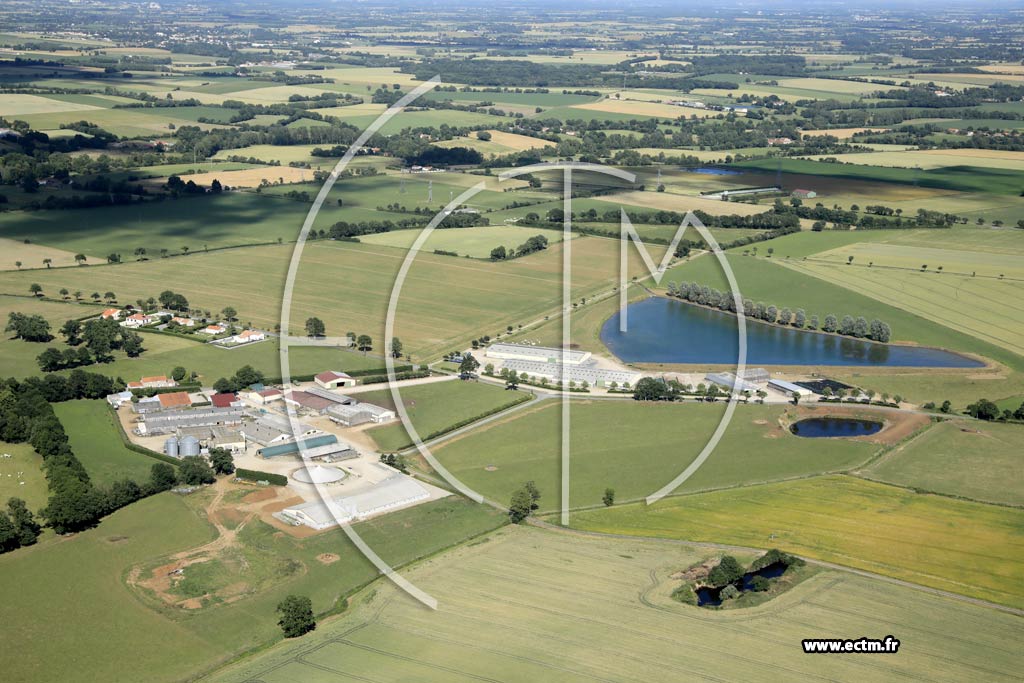 Photo arienne de Saint-Denis-la-Chevasse (les Sottires)