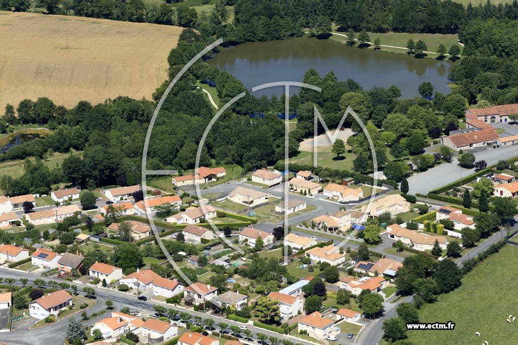 Photo arienne de Les Landes-Genusson