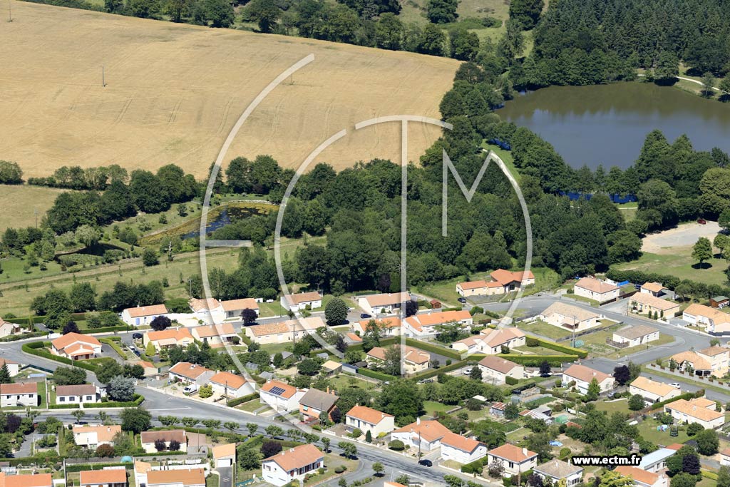Photo arienne de Les Landes-Genusson