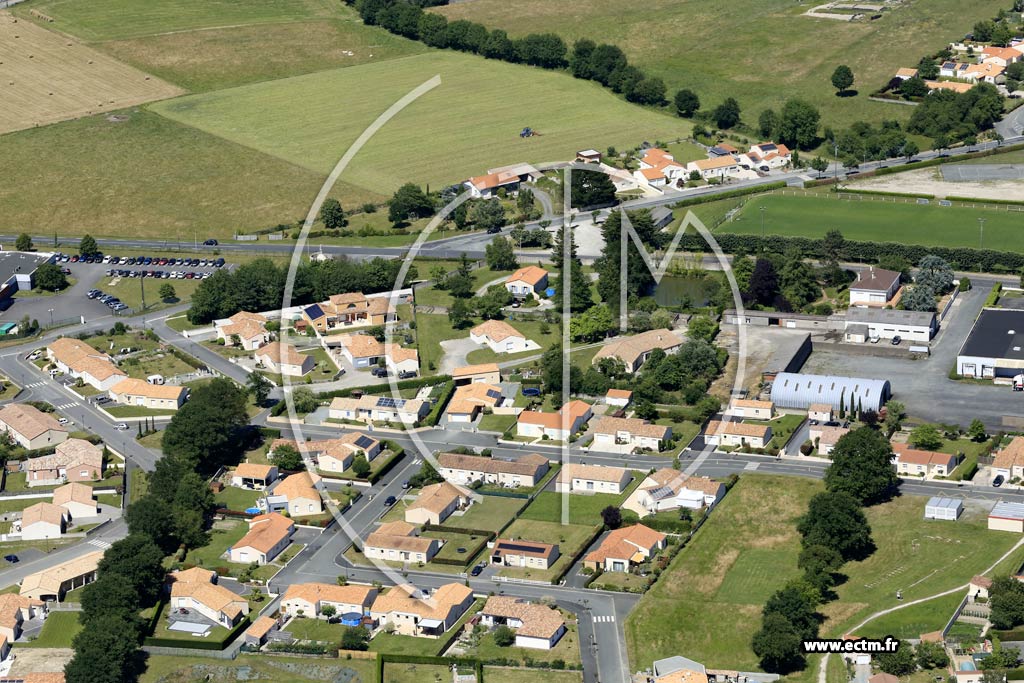 Photo arienne de Les Landes-Genusson