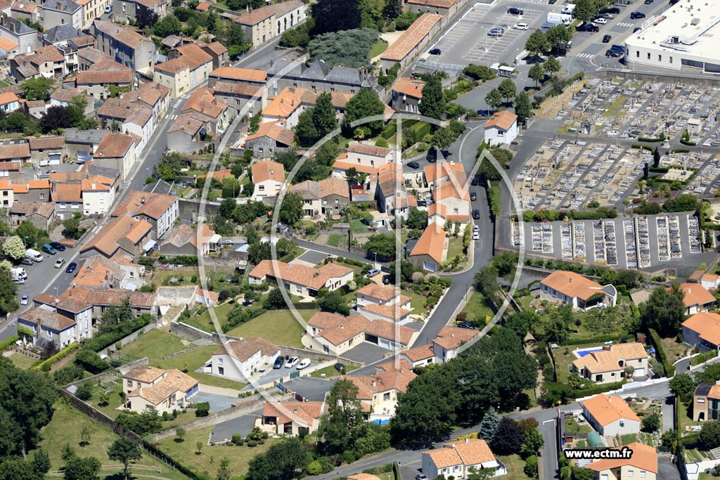 Photo arienne de Mortagne-sur-Svre