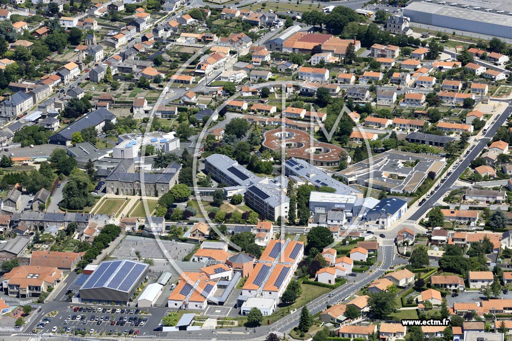 Photo arienne de Mortagne-sur-Svre