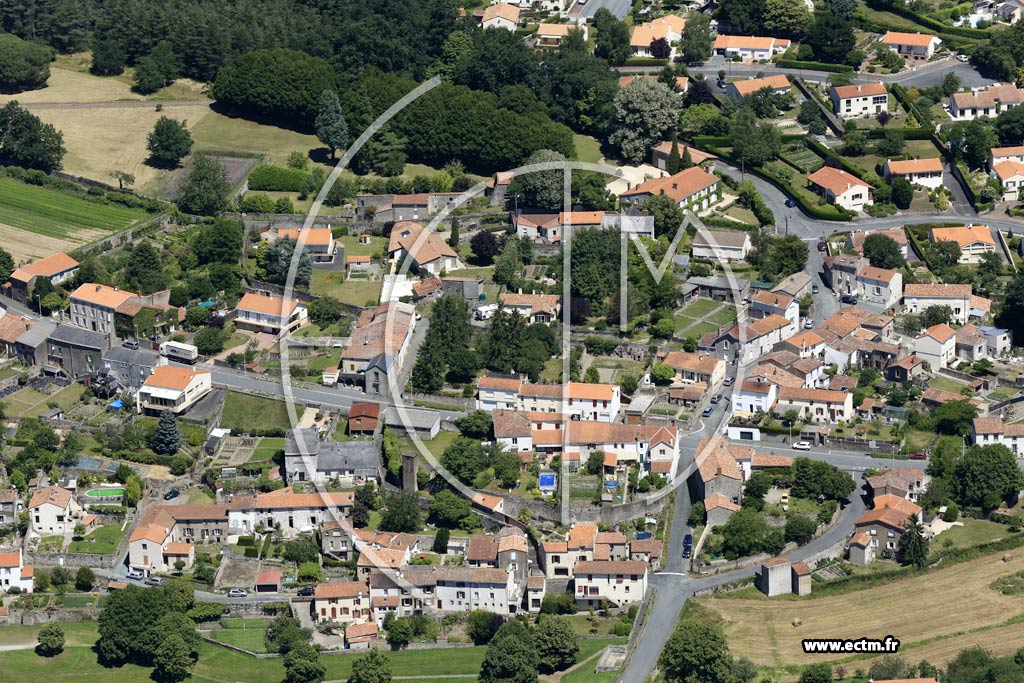 Photo arienne de Mortagne-sur-Svre