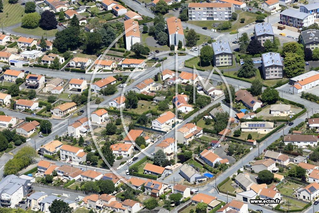 Photo arienne de Mortagne-sur-Svre (le Chiron)