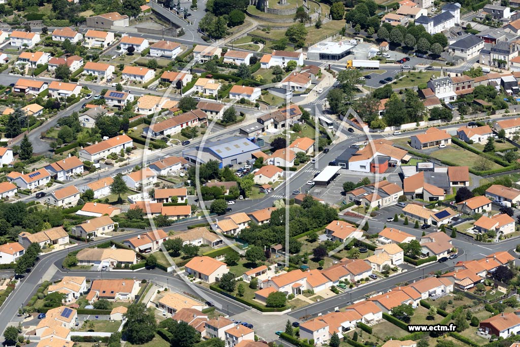 Photo arienne de Saint-Laurent-sur-Svre