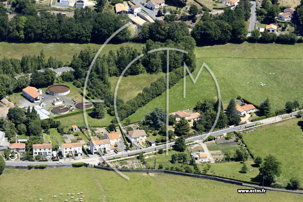 Photo arienne de Saint-Laurent-sur-Svre