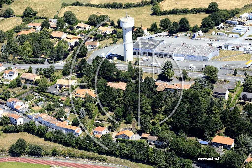 Photo arienne de Saint-Laurent-sur-Svre