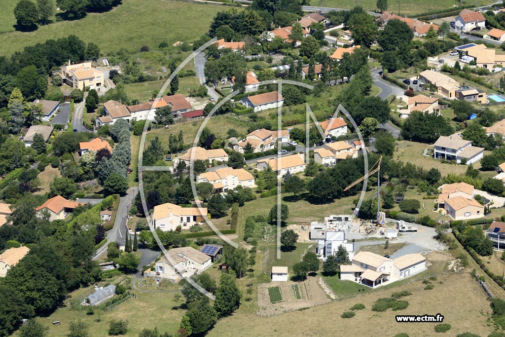 Photo arienne de Saint-Laurent-sur-Svre