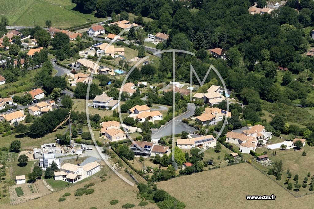 Photo arienne de Saint-Laurent-sur-Svre
