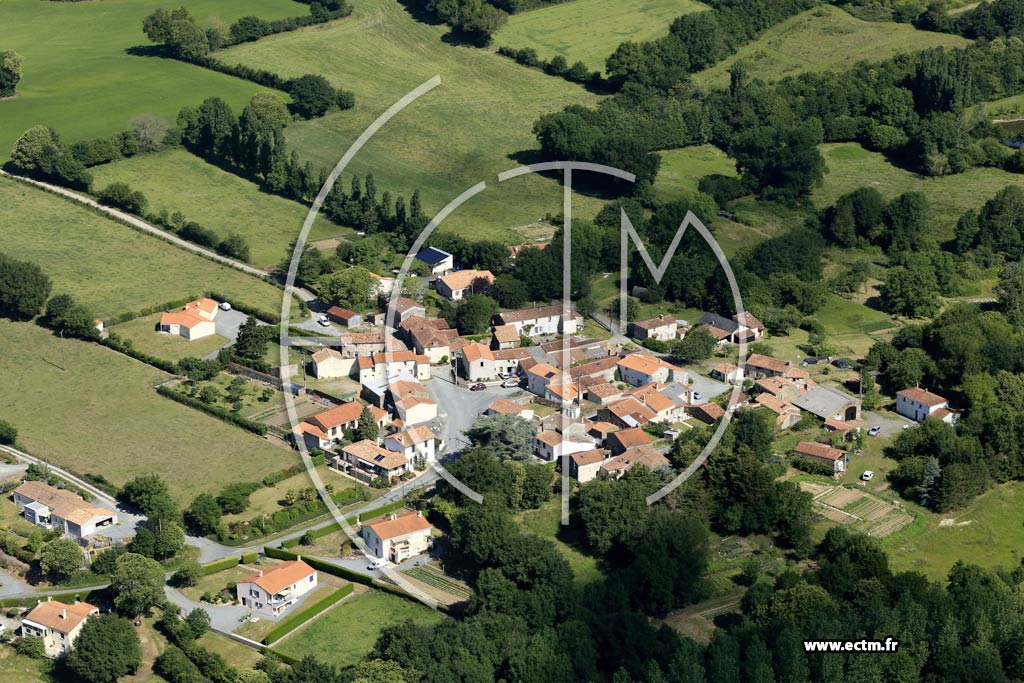Photo arienne de Saint-Paul-en-Pareds (la Proutire)