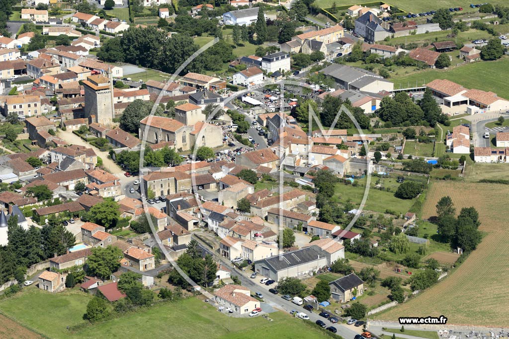 Photo arienne de Bazoges-en-Pareds