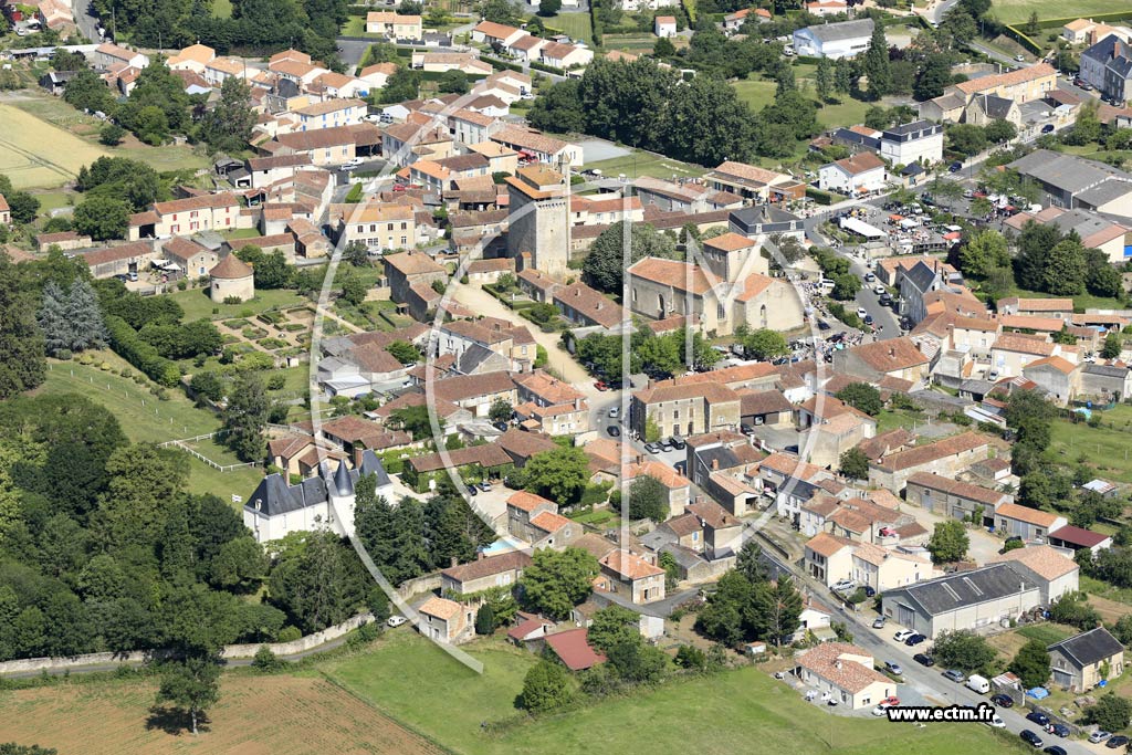 Photo arienne de Bazoges-en-Pareds