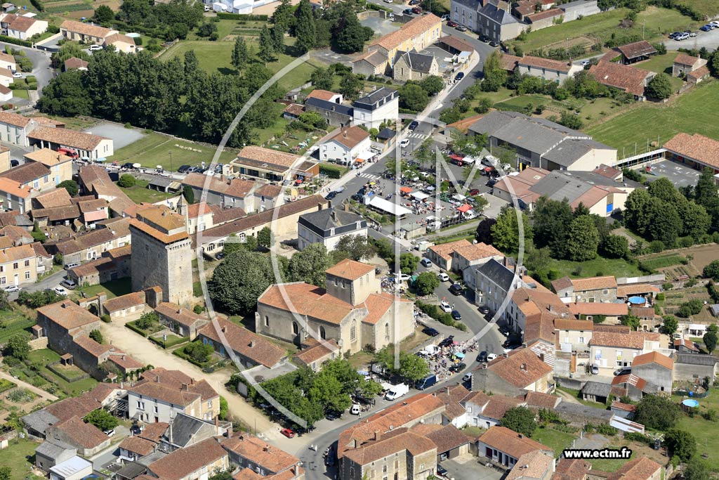 Photo arienne de Bazoges-en-Pareds