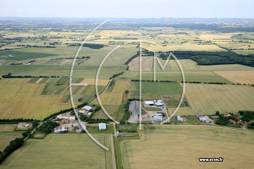 Photo arienne de Saint-Germain-de-Prinay (Froutin - la Jaubretire)