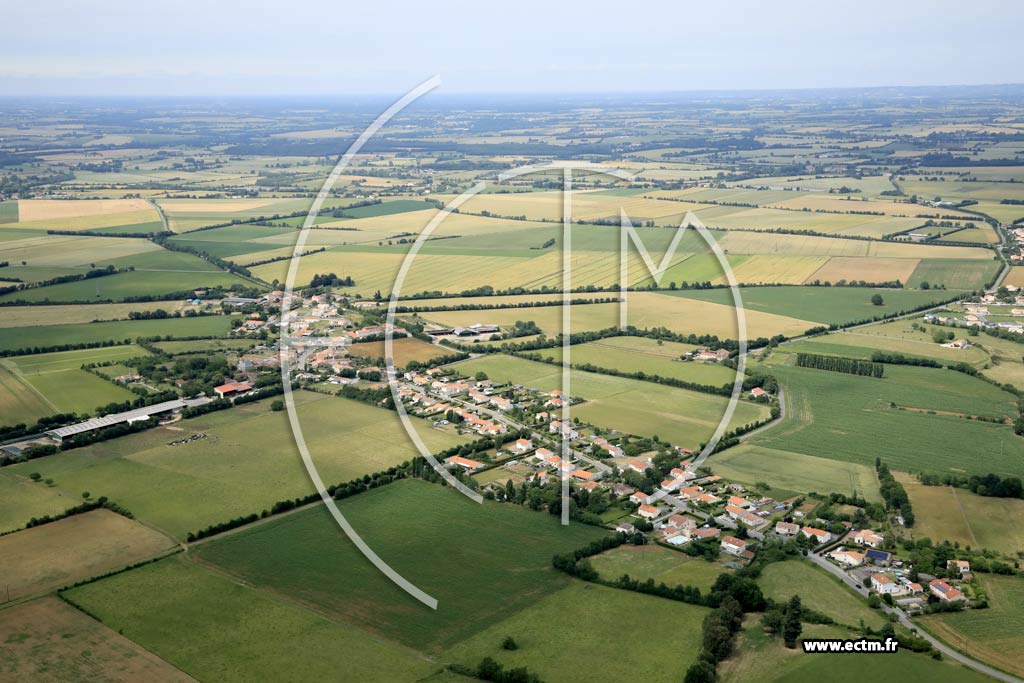 Photo arienne de Saint-Germain-de-Prinay (la Touche)