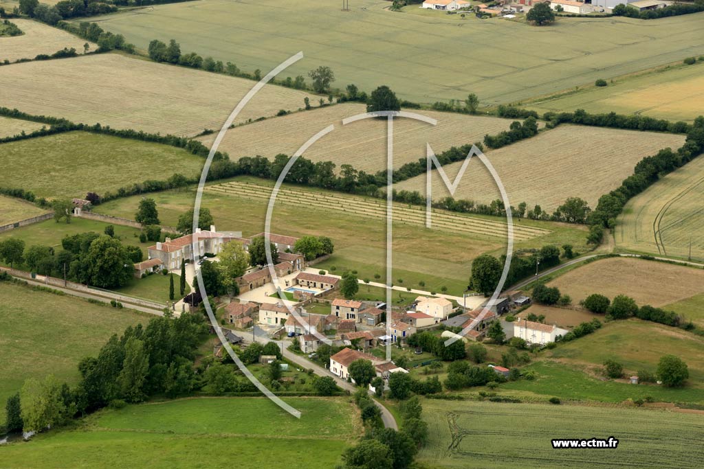 Photo arienne de Saint-Germain-de-Prinay (les Grois)