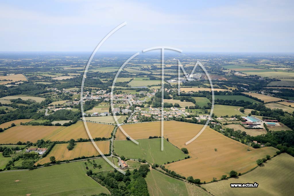 Photo arienne de Saint-Hilaire-le-Vouhis