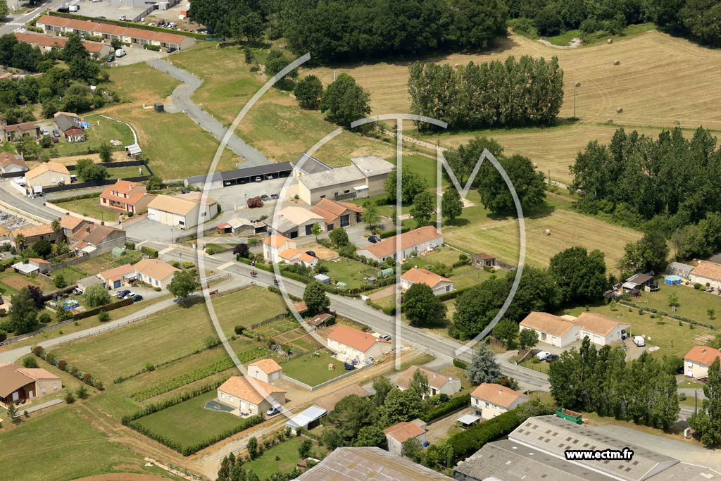 Photo arienne de Saint-Hilaire-le-Vouhis