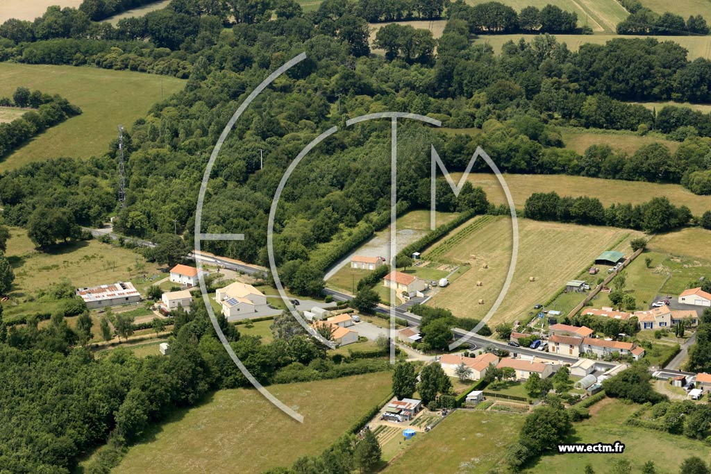 Photo arienne de Saint-Hilaire-le-Vouhis