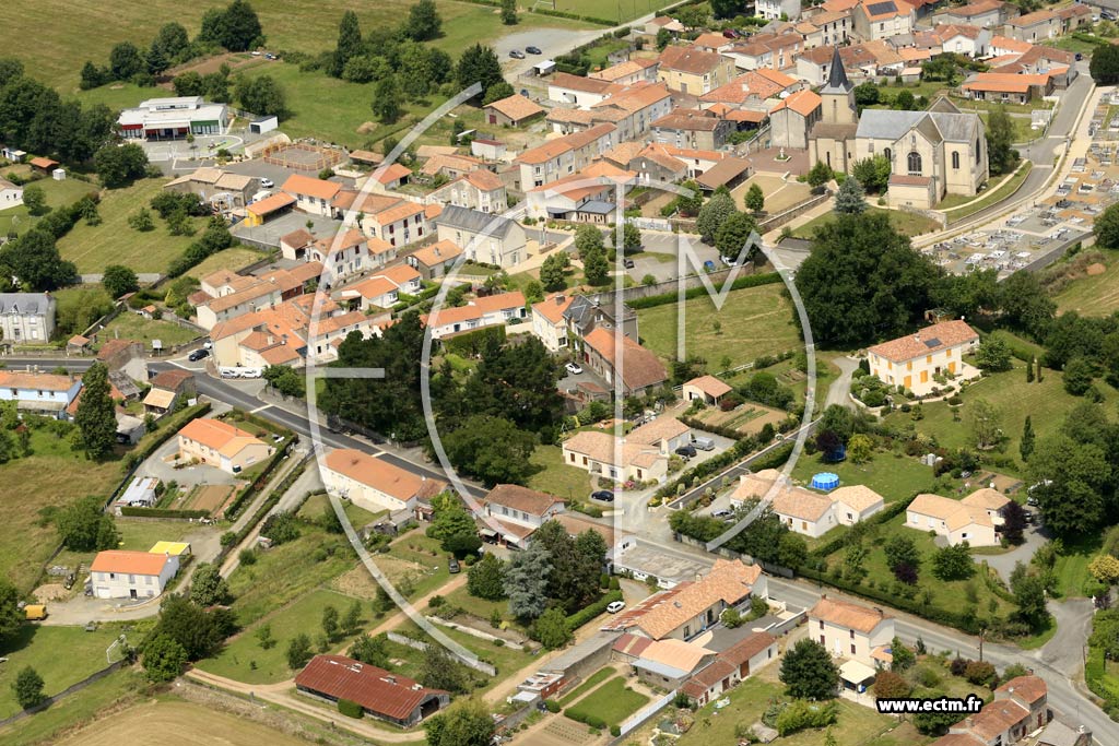 Photo arienne de Saint-Hilaire-le-Vouhis