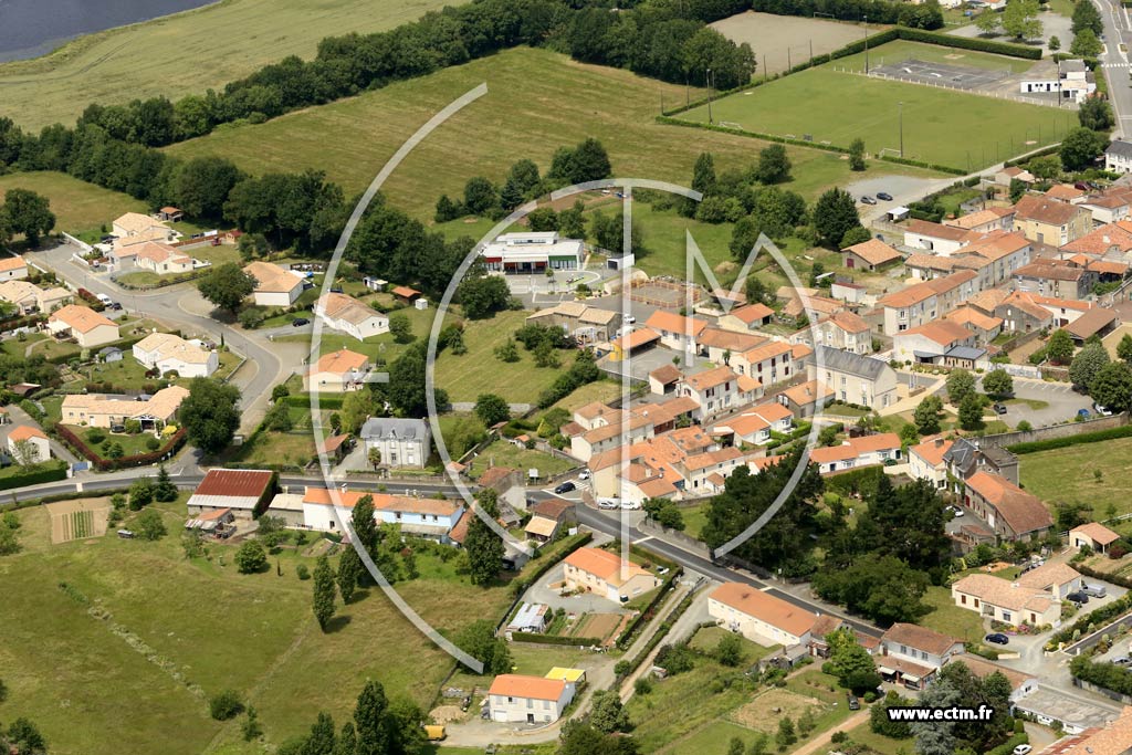 Photo arienne de Saint-Hilaire-le-Vouhis