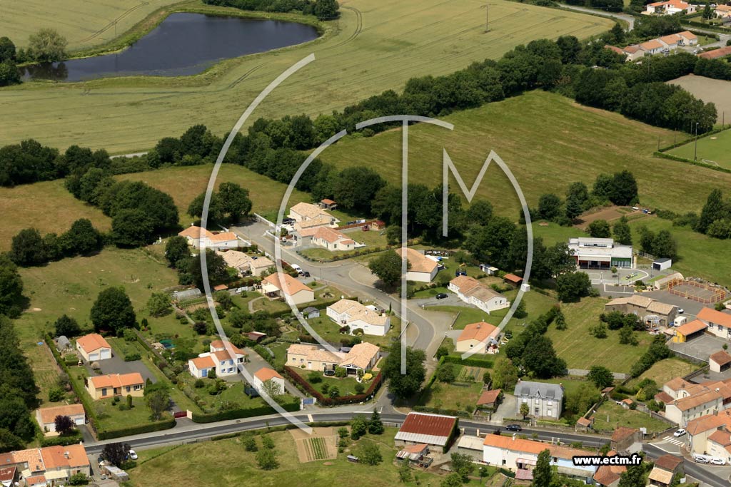 Photo arienne de Saint-Hilaire-le-Vouhis