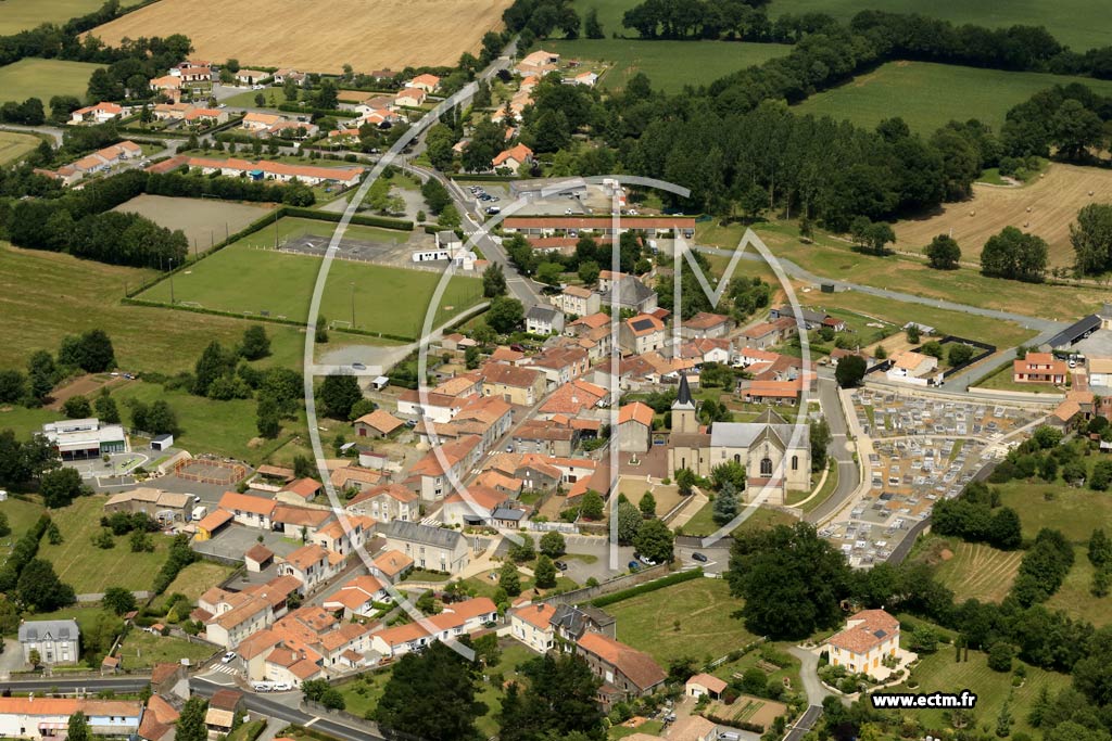 Photo arienne de Saint-Hilaire-le-Vouhis