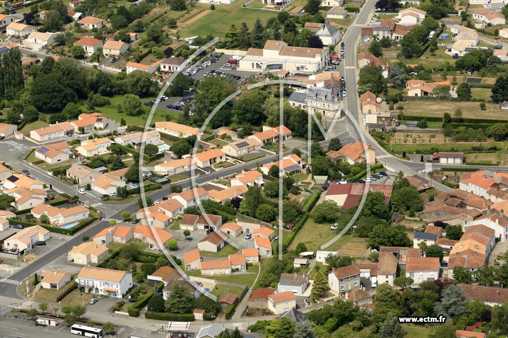 Photo arienne de Saint-Martin-des-Noyers (Centre)
