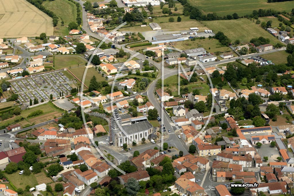Photo arienne de Saint-Martin-des-Noyers (Centre)