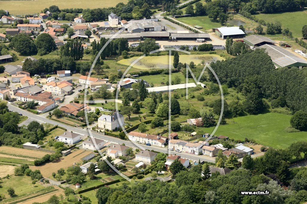 Photo arienne de Saint-Martin-des-Noyers (la Garmitire)