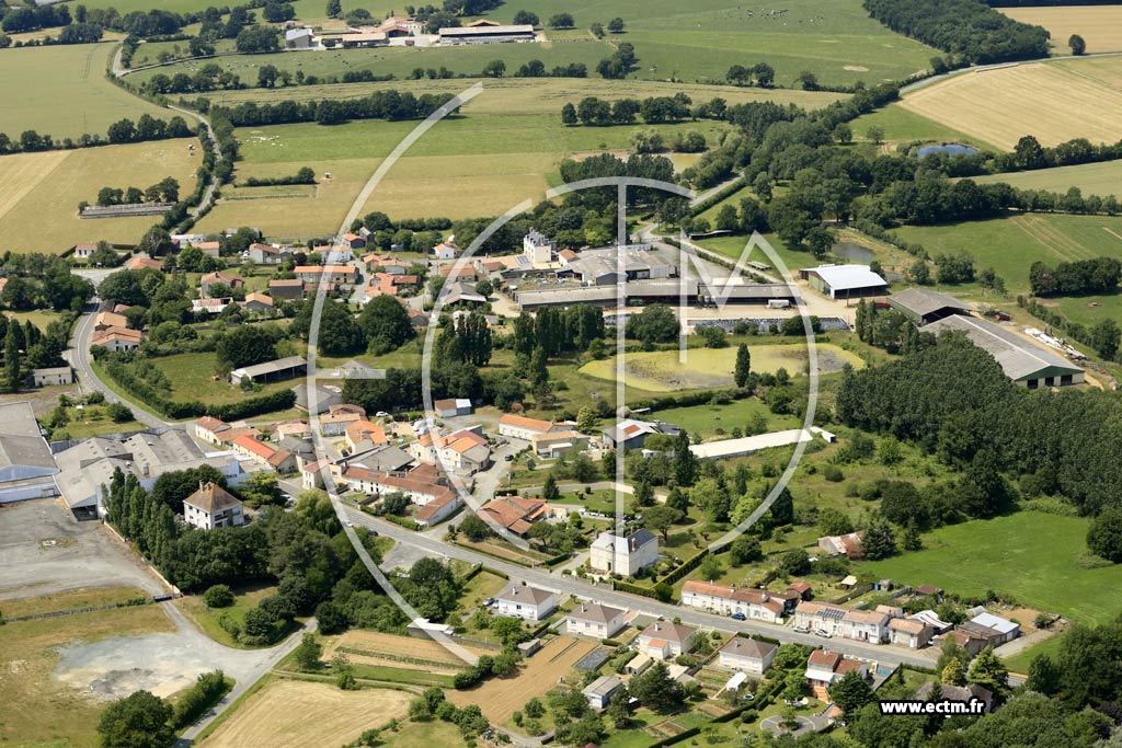 Photo arienne de Saint-Martin-des-Noyers (la Garmitire)