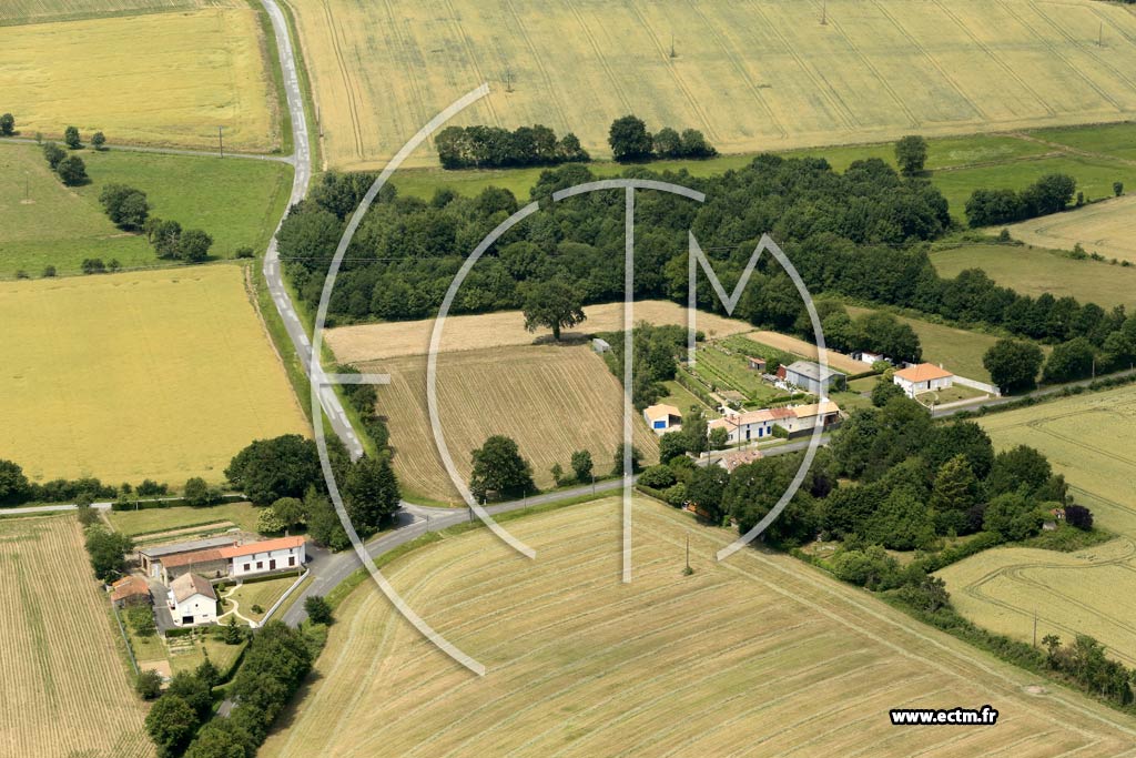 Photo arienne de Saint-Martin-des-Noyers (le Chne Rond)