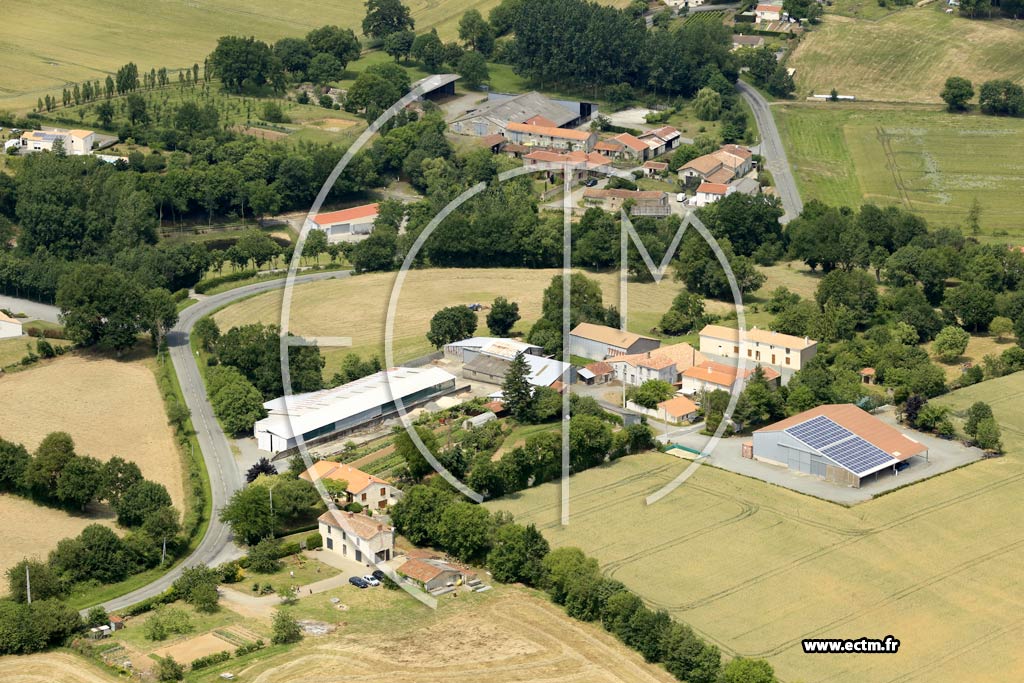 Photo arienne de Saint-Martin-des-Noyers (le Fraigne)