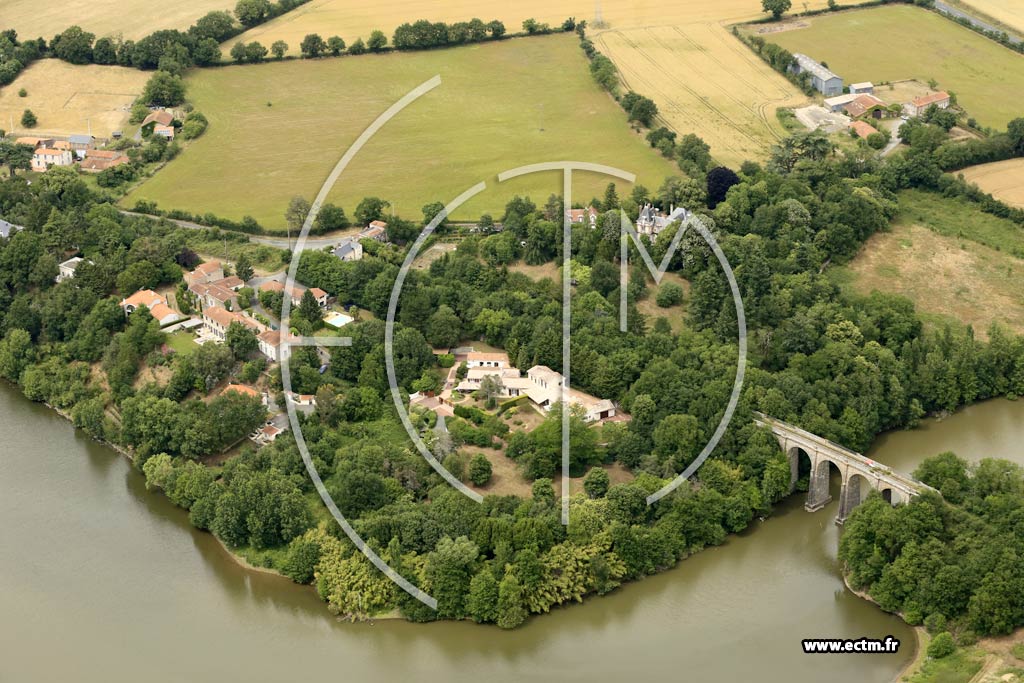 Photo arienne de Cholet (la Roche du Ribalet)