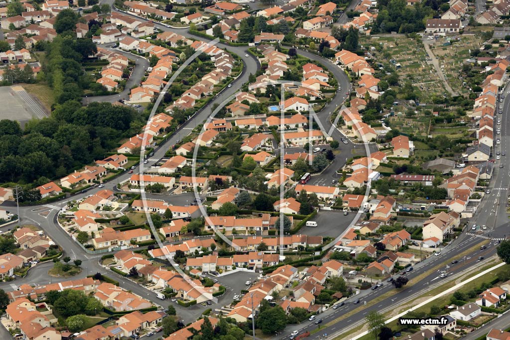 Photo arienne de Cholet (les Turbaudires)