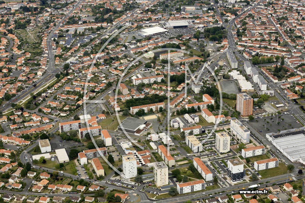 Photo arienne de Cholet (Libration)