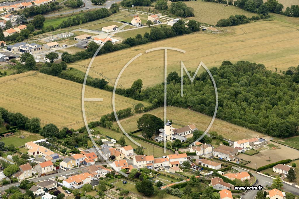 Photo arienne de Le May-sur-vre
