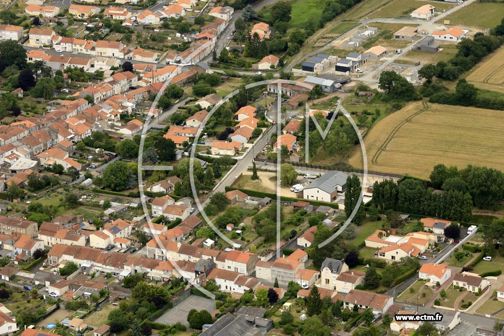 Photo arienne de Le May-sur-vre
