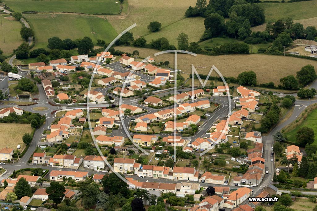 Photo arienne de Le May-sur-vre