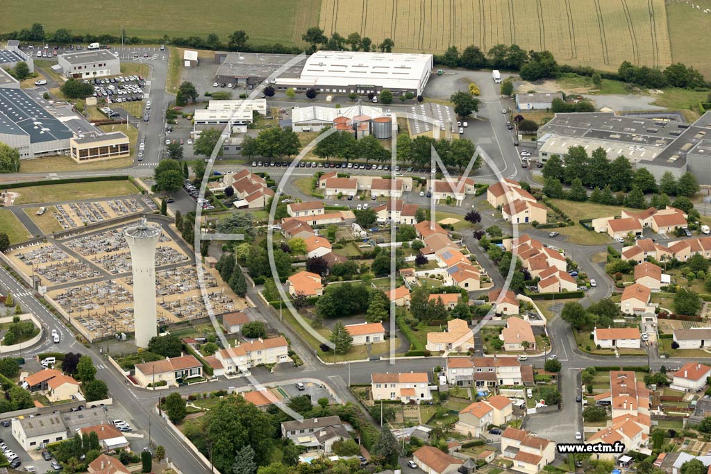Photo arienne de Le May-sur-vre