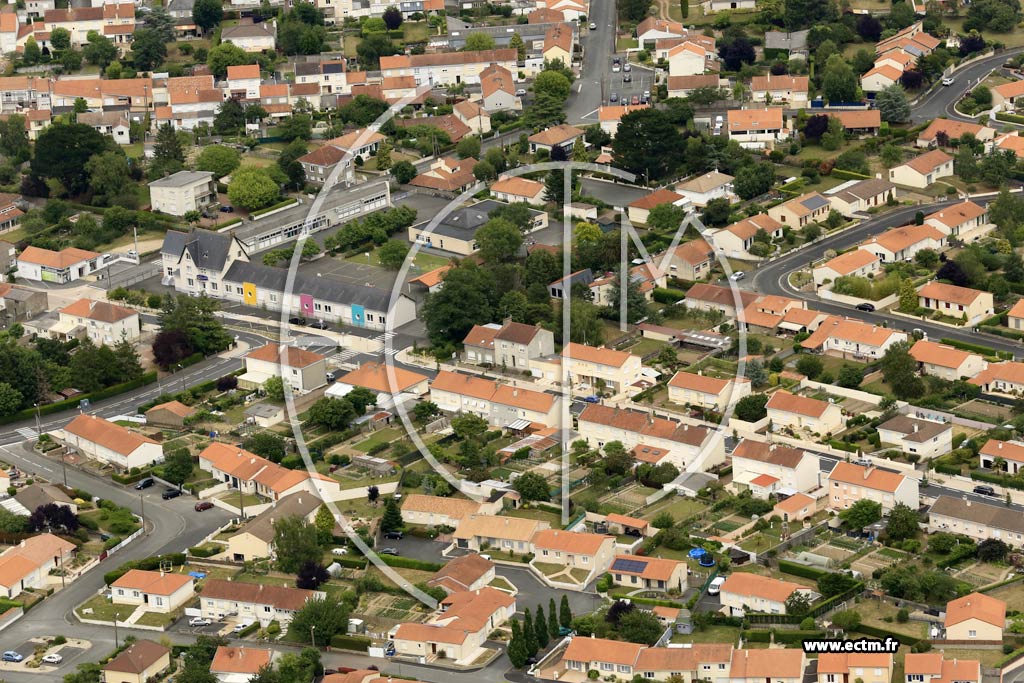 Photo arienne de Le May-sur-vre