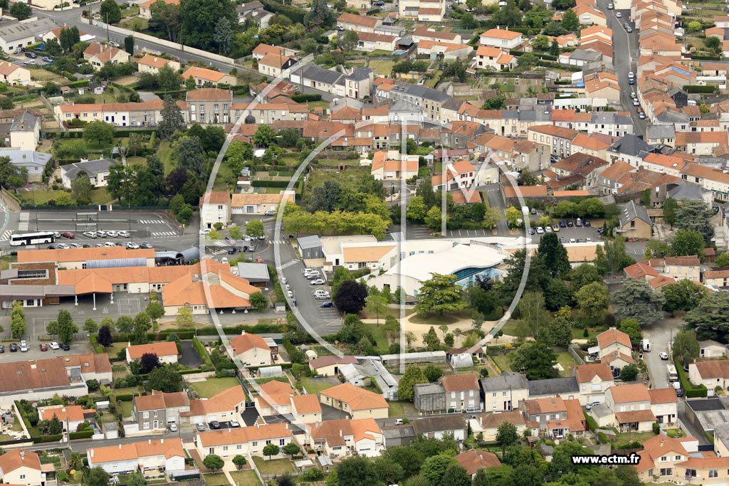 Photo arienne de Le May-sur-vre