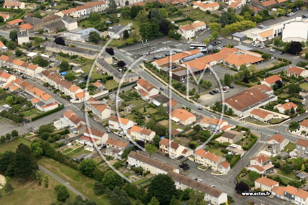 Photo arienne de Le May-sur-vre